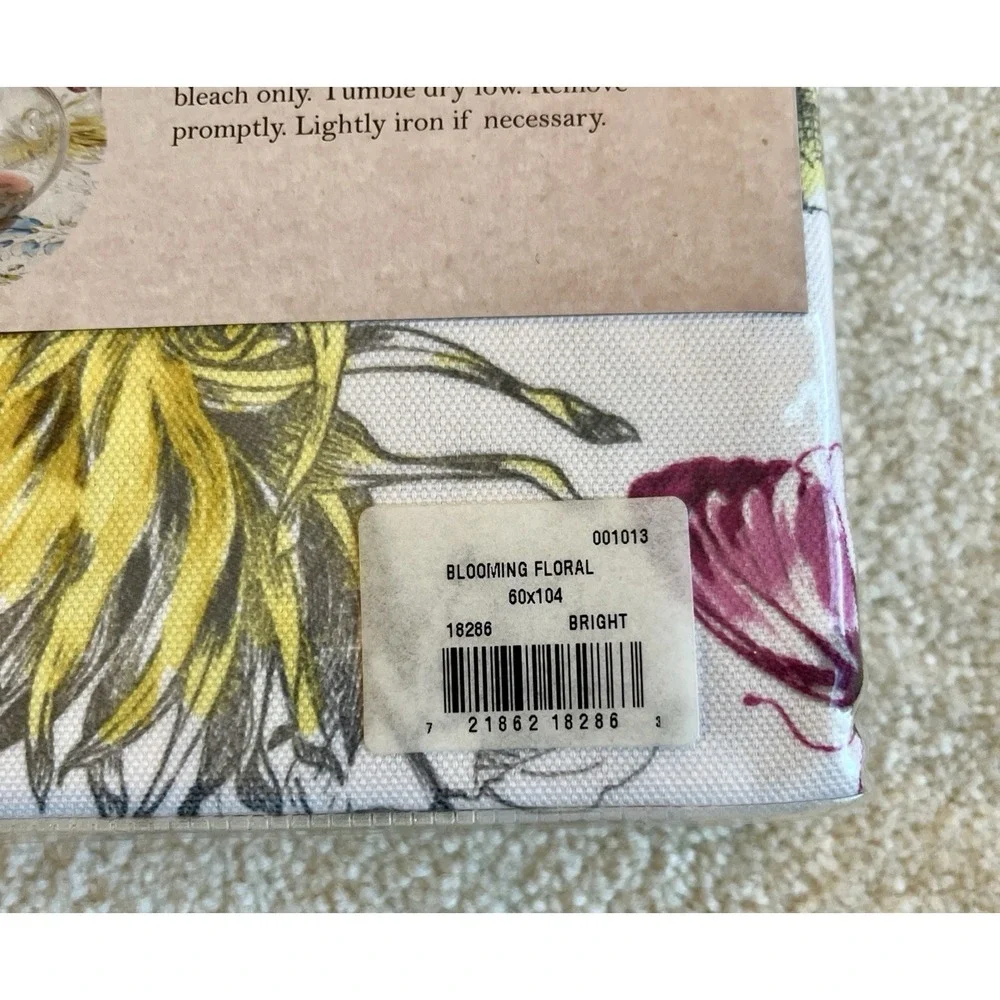 Benson Mills Blooming Floral 60x104  Oblong  Tablecloth Treated Polyester